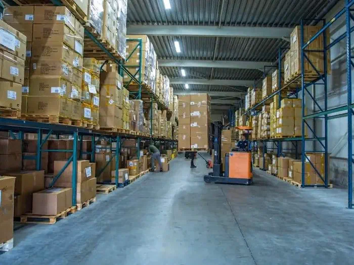 Verkopen van Goederen uit Overtollige Voorraad