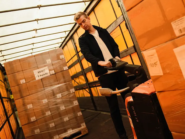 XMBO Trading Koopt Restvoorraden